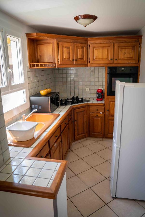 Maison Chaleureuse Avec Exterieur Pres De La *